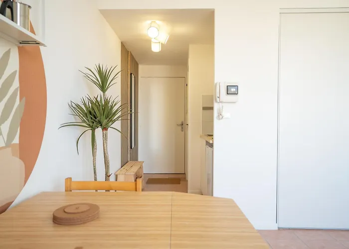 Le Petit Pasteur Yourhosthelper نيم