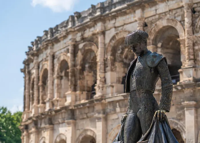 Le Petit Pasteur Yourhosthelper نيم